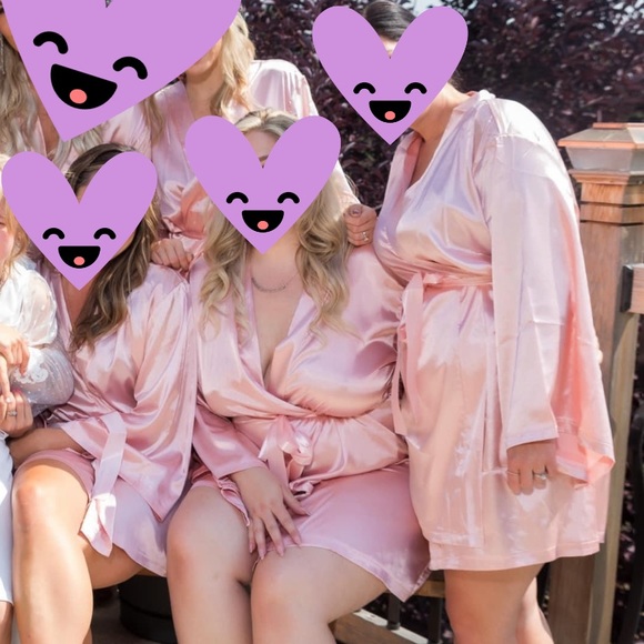 5 blush robes. Only worn once for pictures. - Picture 2 of 3
